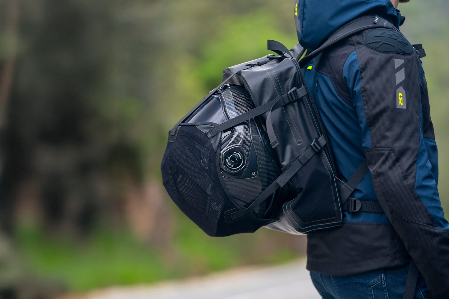 MOVE AHEAD 20L WATERPROOF MOTORCYCLE BACKPACK